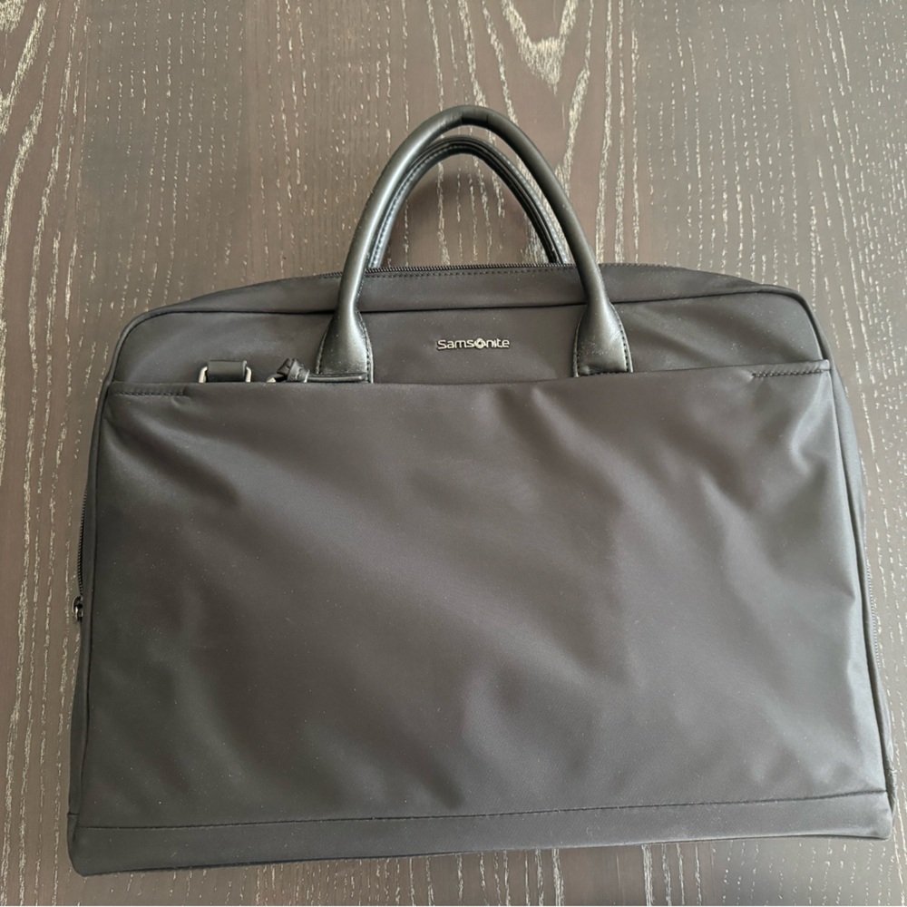 Samsonite Laptop Bag 17 Inch new without tag